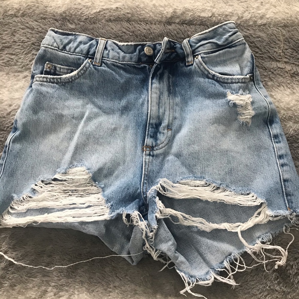 TOPSHOP High Waisted Distressed denim shorts